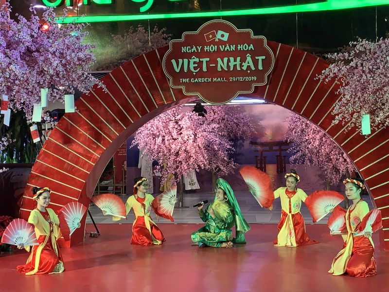 Ngày hội Văn hóa Việt Nhật - Biểu diễn Chầu Văn Ngày hội Văn hóa Việt Nhật - Biểu diễn Chầu Văn